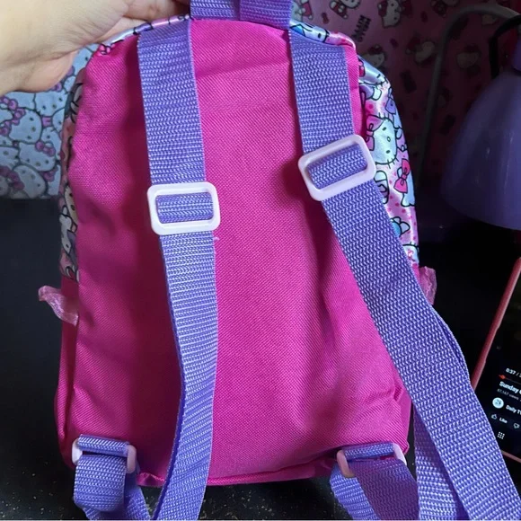 Hello Kitty Mini Backpack - Picture 4 of 8